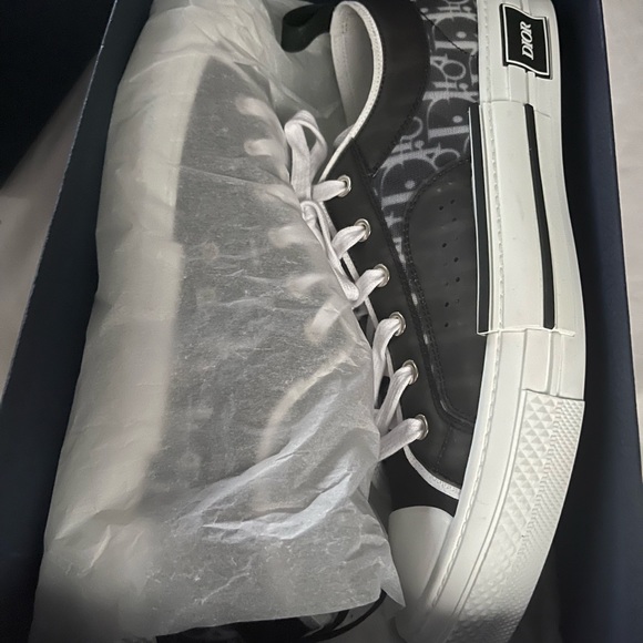 Chistian Dior Low Tops - Picture 2 of 4